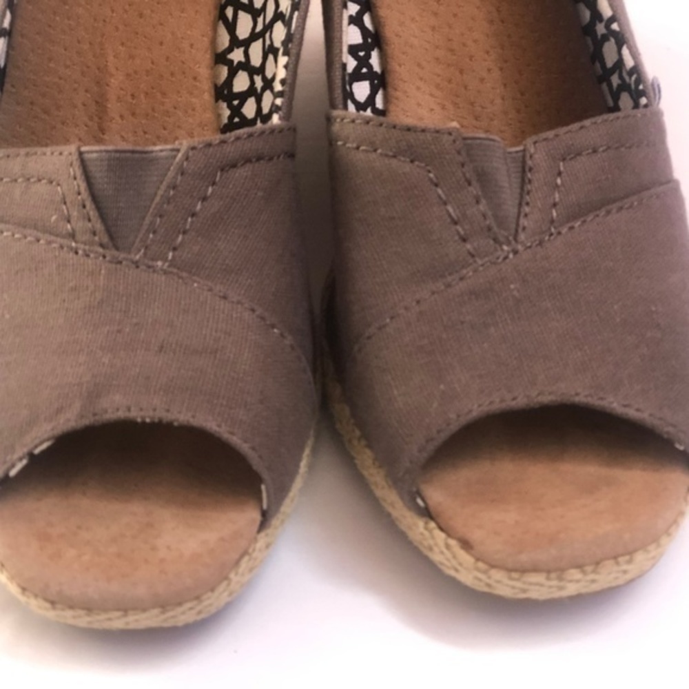Toms Shoes Womens Wedge Size W9 Gray Canvas Classi - Picture 4 of 8